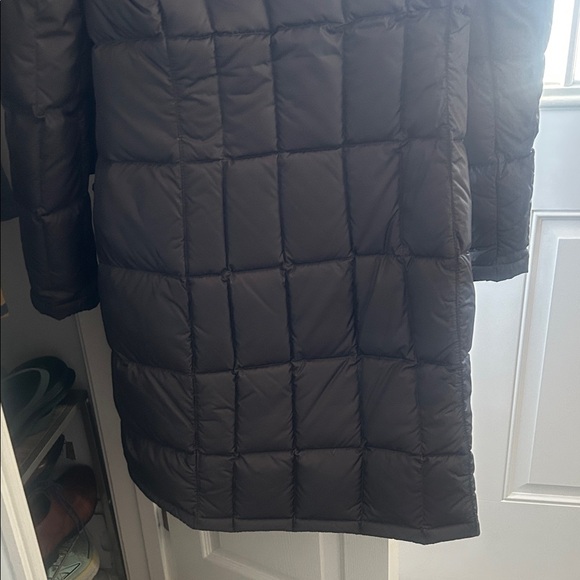 The North Face Charcoal Gray Puffer Coat - Picture 8 of 10